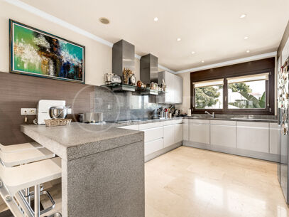 Penthouse Lomas del Rey - with Panoramic Sea Views in Golden Mile Marbella