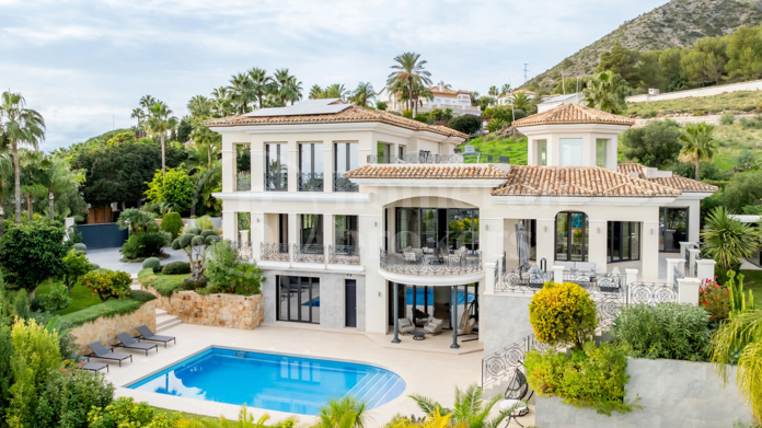 Villa Paradiso – Elegant Mediterranean Villa in Sierra Blanca