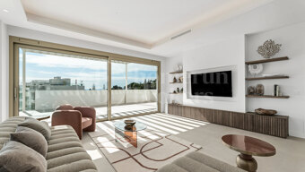Penthouse Բú - with Sea Views and Private Solarium in Բú Phase 2, Golden Mile Marbella