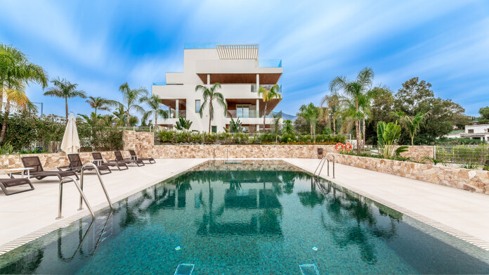 Penthouse Բú - with Sea Views and Private Solarium in Բú Phase 2, Golden Mile Marbella