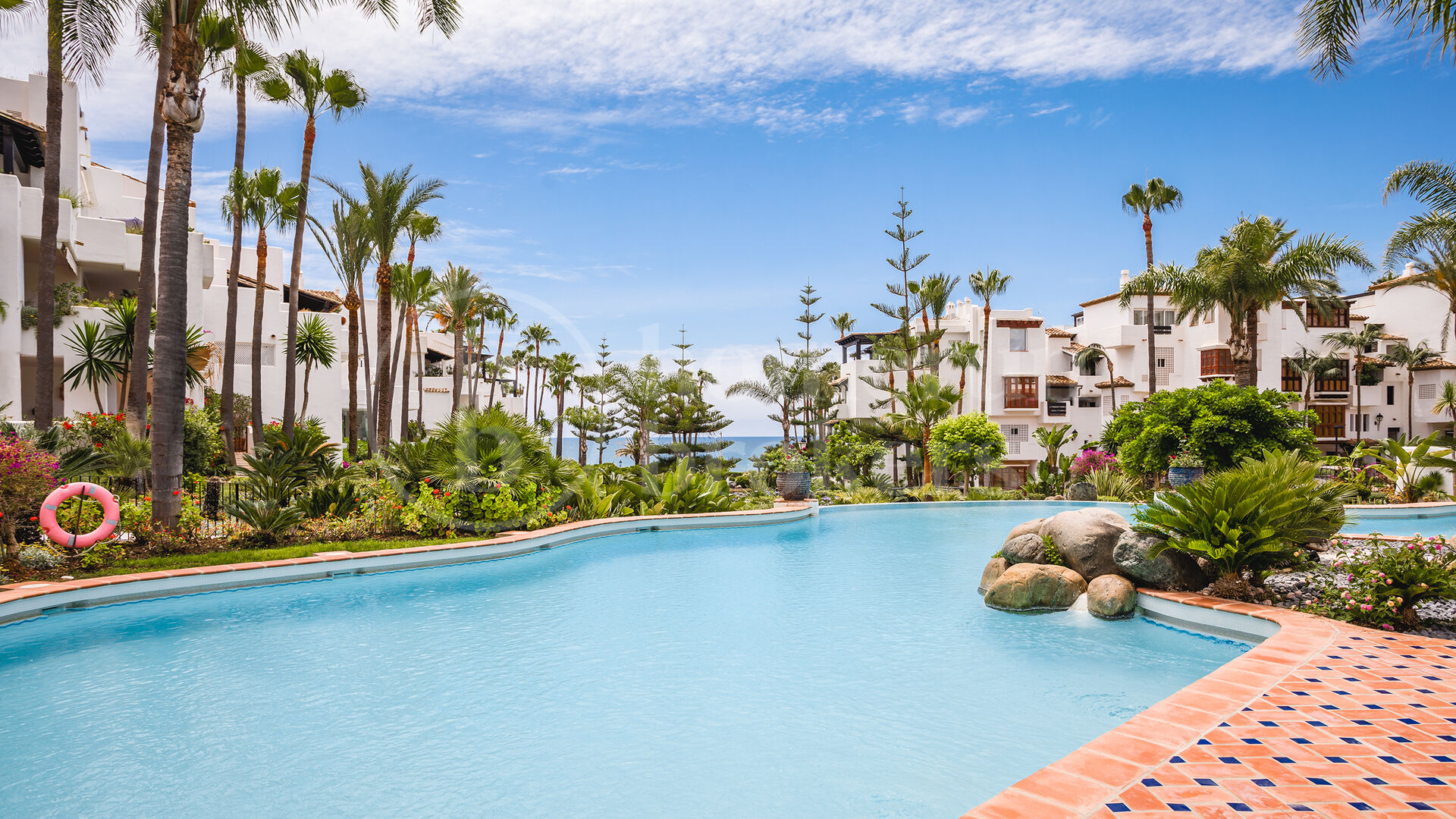 Apartment Kyoto - Renovated beachfront in Puente Romano