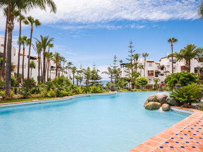 Apartment Kyoto - Renovated beachfront in Puente Romano