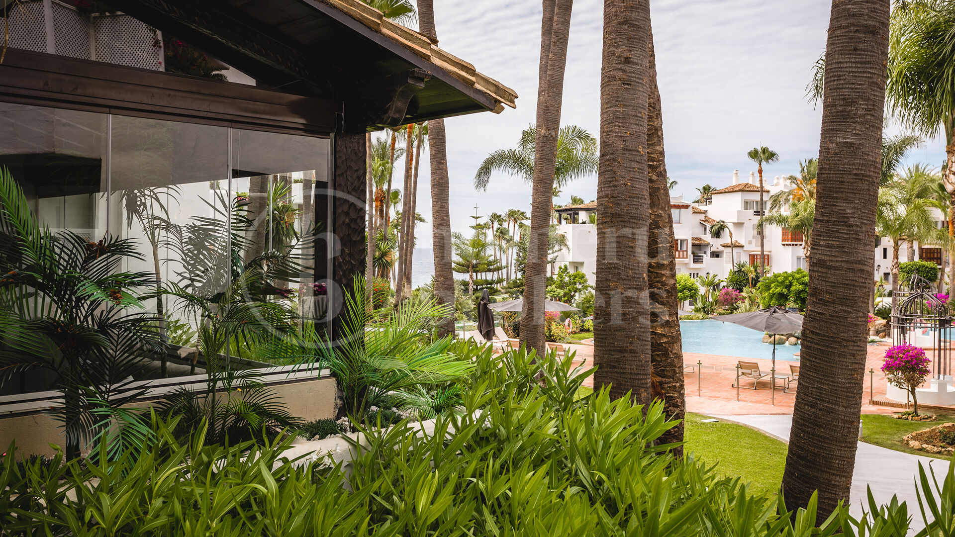 Apartment Kyoto - Renovated beachfront in Puente Romano