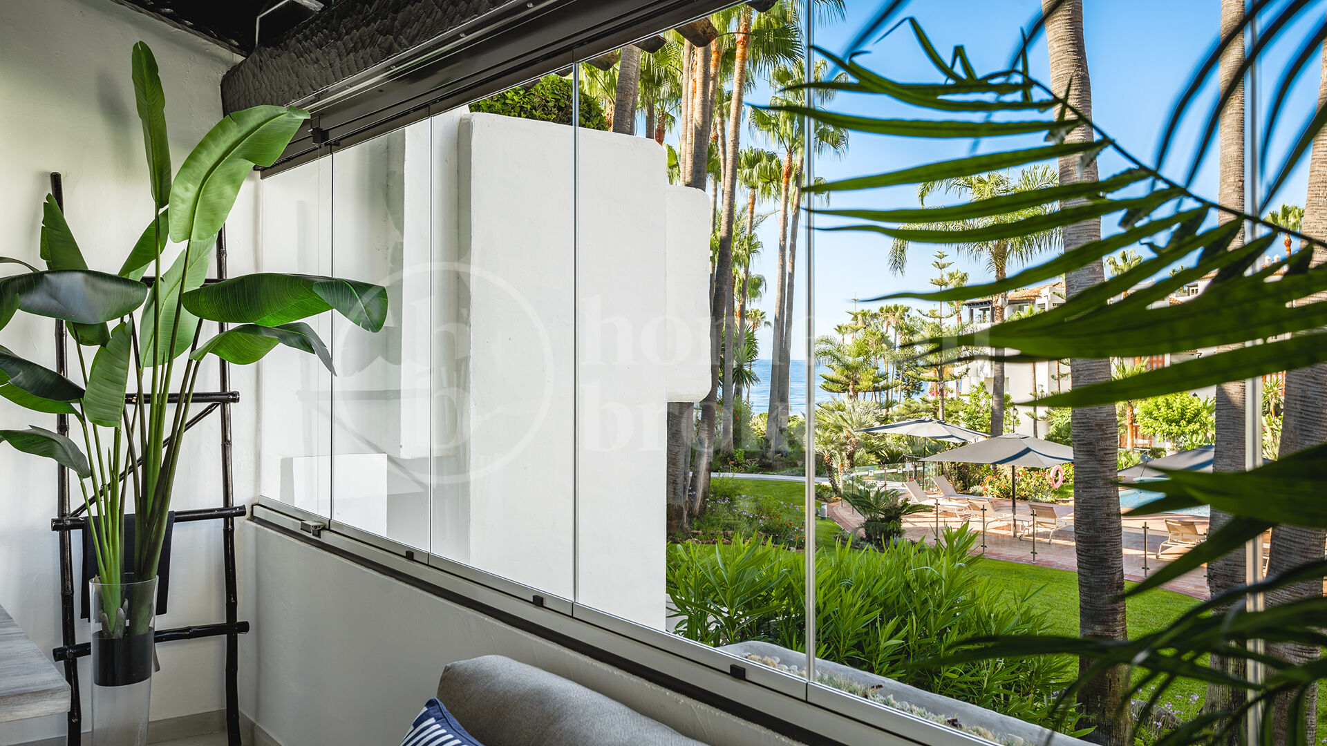 Apartment Kyoto - Renovated beachfront in Puente Romano