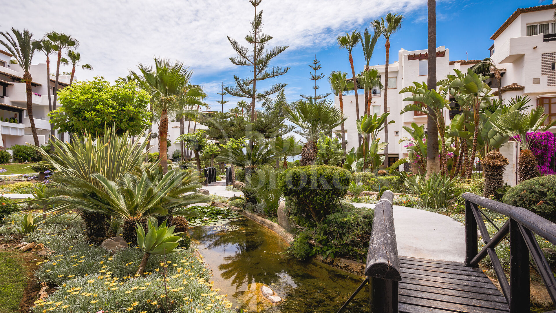 Apartment Kyoto - Renovated beachfront in Puente Romano
