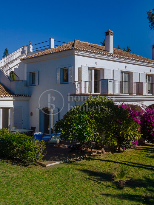 Elegant Andalusian Villa for Sale in Guadalmina Baja – Luxury Living on the Costa del Sol
