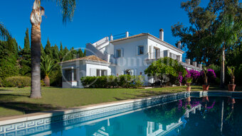 Elegant Andalusian Villa for Sale in Guadalmina Baja – Luxury Living on the Costa del Sol