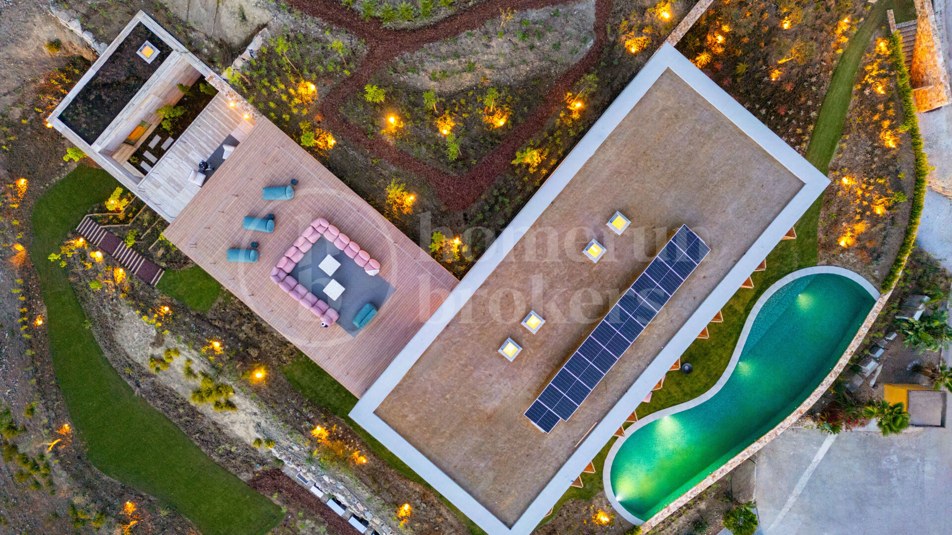 Villa Alia - Mästerverk med panoramautsikt över havet och banbrytande design i El Madroñal