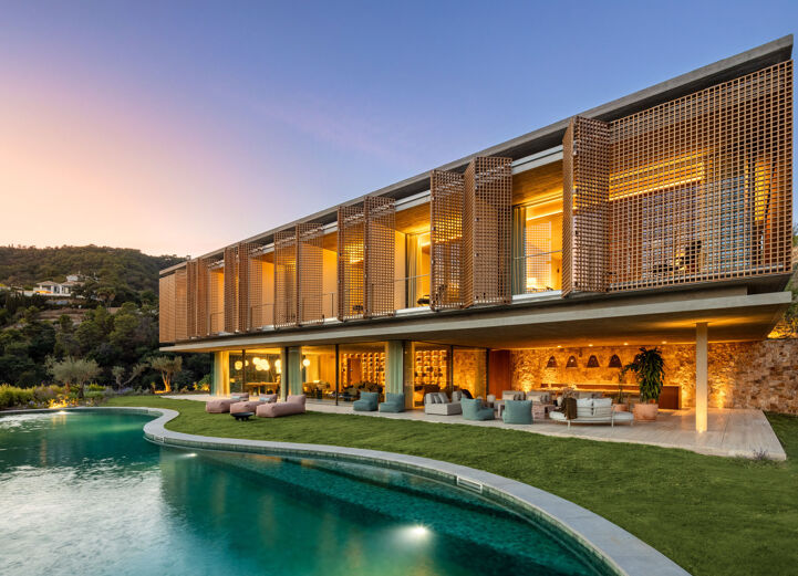 Luxury Villa For Sale In El Madroñal