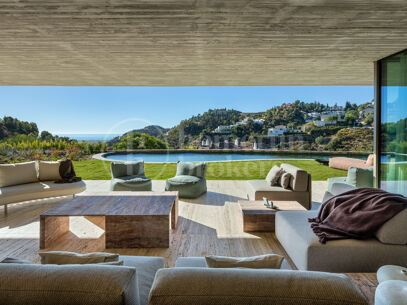 Villa Alia - Mästerverk med panoramautsikt över havet och banbrytande design i El Madroñal