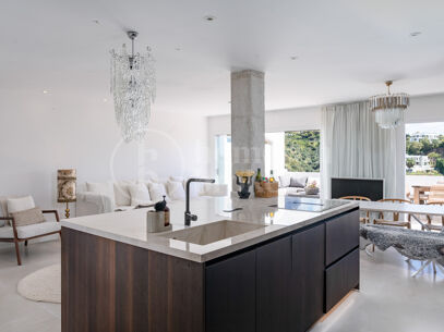 Penthouse Mirador - Panoramic Views, and Modern Comfort in La Quinta