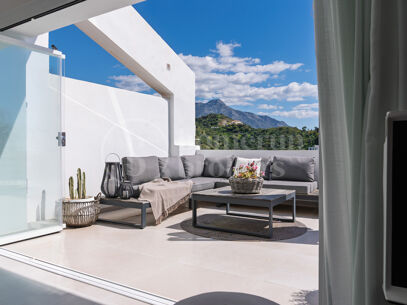 Penthouse Mirador - Panoramic Views, and Modern Comfort in La Quinta