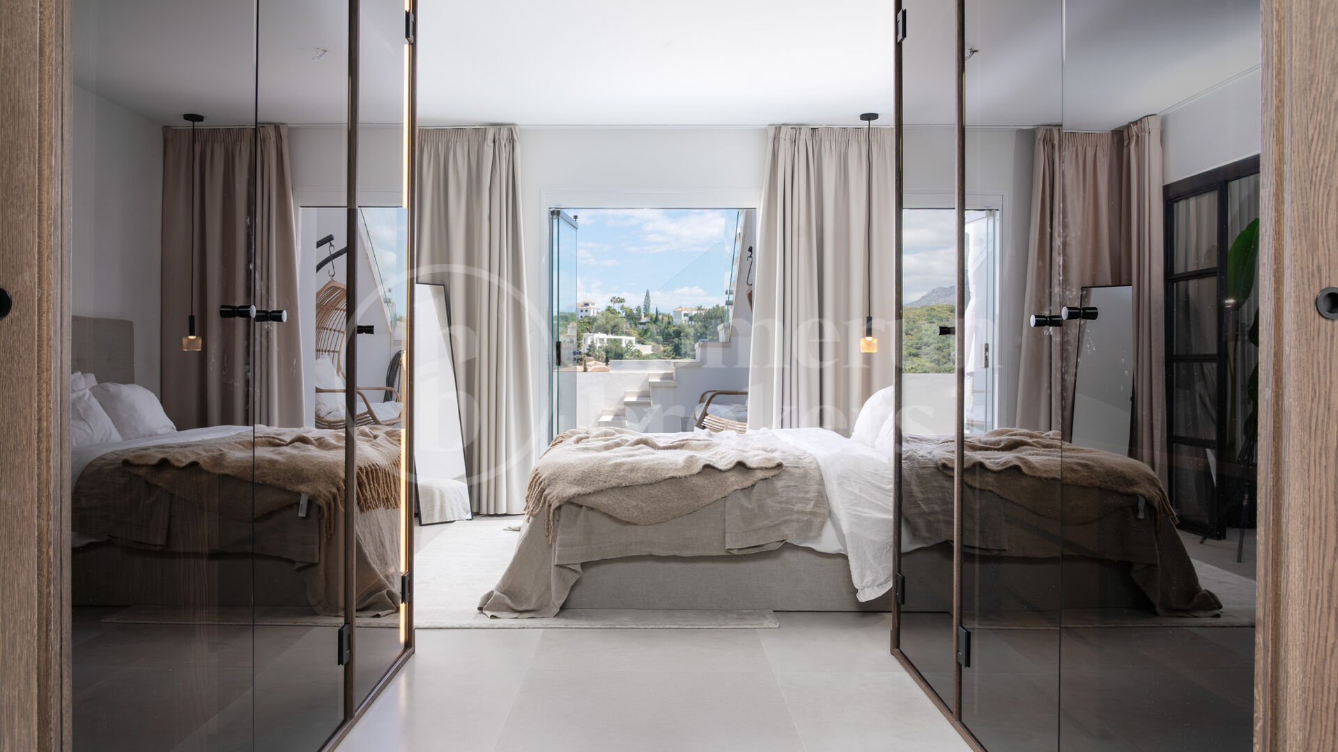 Penthouse Mirador - Panoramic Views, and Modern Comfort in La Quinta