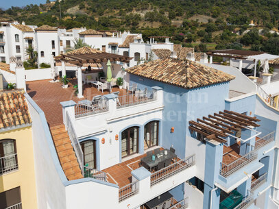 Penthouse The Tower – with Golf Views in La Torre Los Arqueros, Benahavís