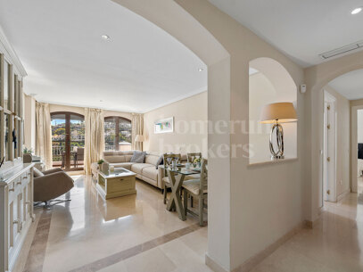 Penthouse The Tower – with Golf Views in La Torre Los Arqueros, Benahavís