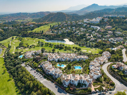 Penthouse The Tower – with Golf Views in La Torre Los Arqueros, Benahavís