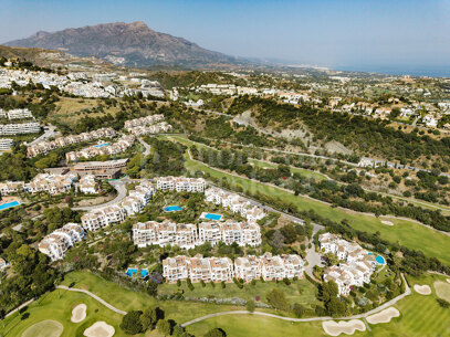 Penthouse The Tower – with Golf Views in La Torre Los Arqueros, Benahavís