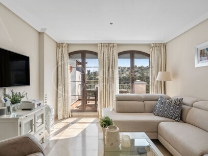 Penthouse The Tower – with Golf Views in La Torre Los Arqueros, Benahavís