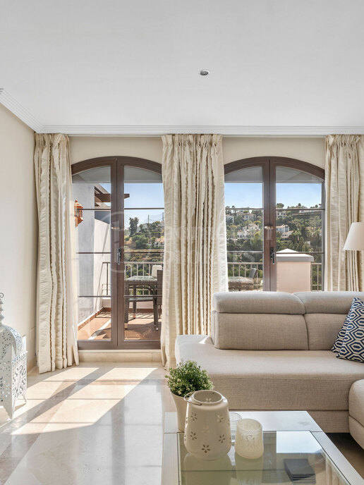Penthouse The Tower – with Golf Views in La Torre Los Arqueros, Benahavís