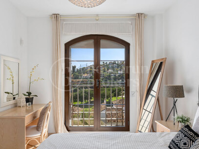 Penthouse The Tower – with Golf Views in La Torre Los Arqueros, Benahavís