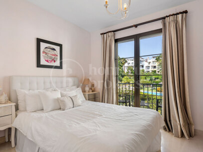 Penthouse The Tower – with Golf Views in La Torre Los Arqueros, Benahavís