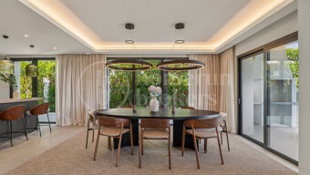 Villa Rosalia – Elegant 5-Bedroom Luxury Villa with Sea Views in Nueva Andalucía