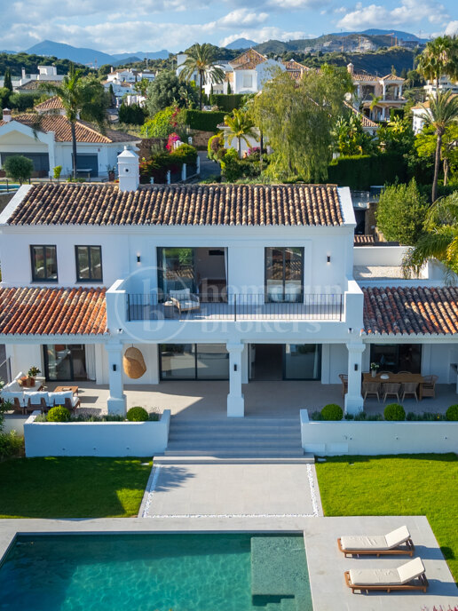 Villa Rosalia – Elegant 5-Bedroom Luxury Villa with Sea Views in Nueva Andalucía