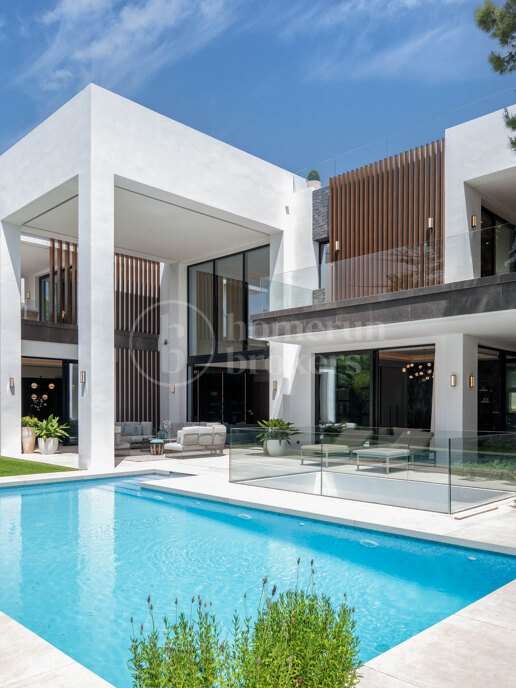 Villa La Pera - Luxury Contemporary Villa Just Steps from Puerto Banús