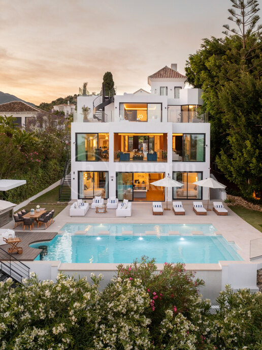 Villa 2000 – Contemporary Frontline Golf Villa with Sea Views in Nueva Andalucía