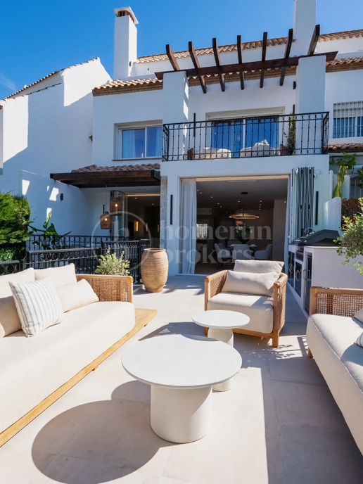 Casa Marisal – Elegant Townhouse with Sea Views on Marbella’s Golden Mile