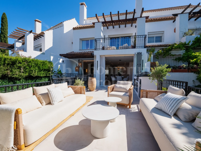 Casa Marisal – Elegant Townhouse with Sea Views on Marbella’s Golden Mile