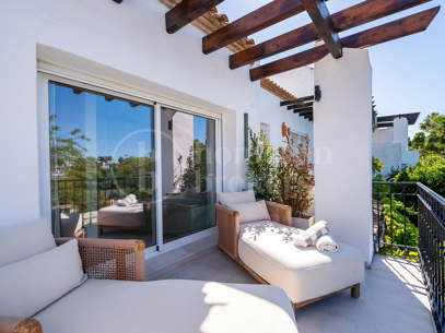 Casa Marisal – Elegant Townhouse with Sea Views on Marbella’s Golden Mile