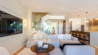 Casa Marisal – Elegant Townhouse with Sea Views on Marbella’s Golden Mile