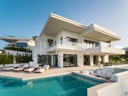 Villa Three - Modernt hus med fyra våningar med panoramautsikt över havet och golfen i La Resina
