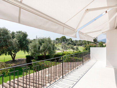 Casa Los Olivos - Golf Views Renovated Townhouse in Nueva Andalucia