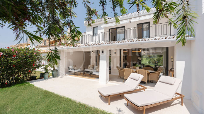 Casa Los Olivos - Golf Views Renovated Townhouse in Nueva Andalucia