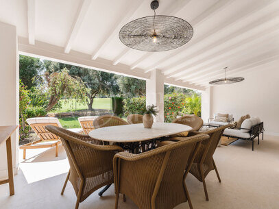 Casa Los Olivos - Golf Views Renovated Townhouse in Nueva Andalucia