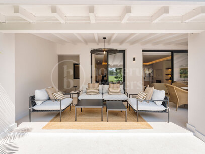Casa Los Olivos - Golf Views Renovated Townhouse in Nueva Andalucia
