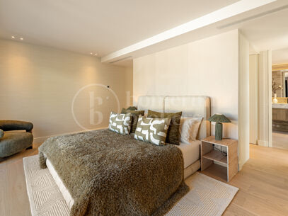 Villa Azteca – Lyxig Femrumsvilla med Modern Design i Aloha Golf Valley