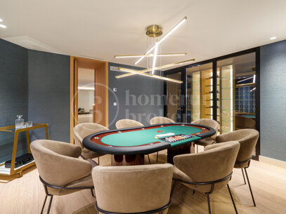 Villa Azteca - Luxury Five-Bedroom Villa with Modern Design in Aloha Golf Valley