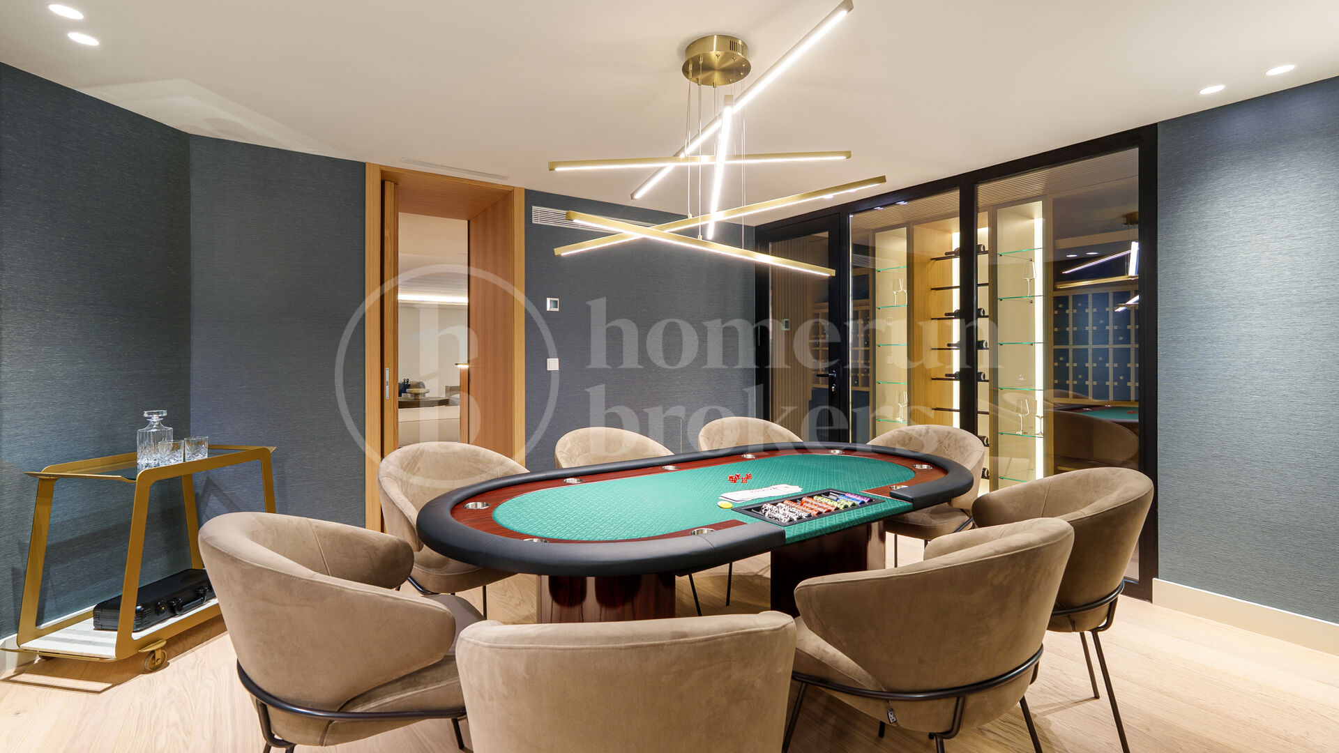 Villa Azteca – Lyxig Femrumsvilla med Modern Design i Aloha Golf Valley
