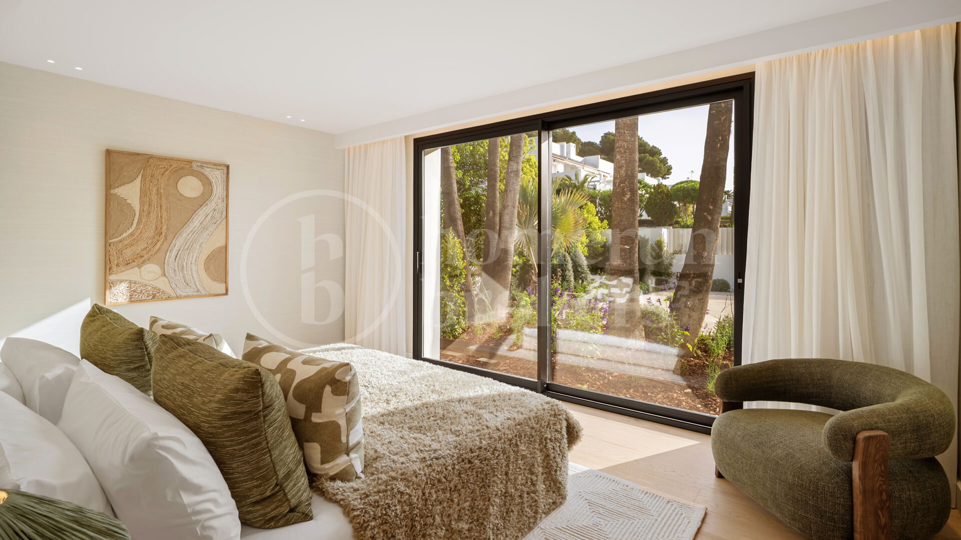 Villa Azteca – Lyxig Femrumsvilla med Modern Design i Aloha Golf Valley