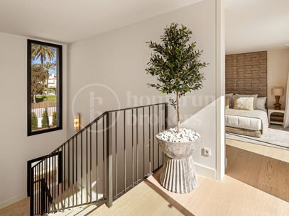 Villa Azteca – Lyxig Femrumsvilla med Modern Design i Aloha Golf Valley