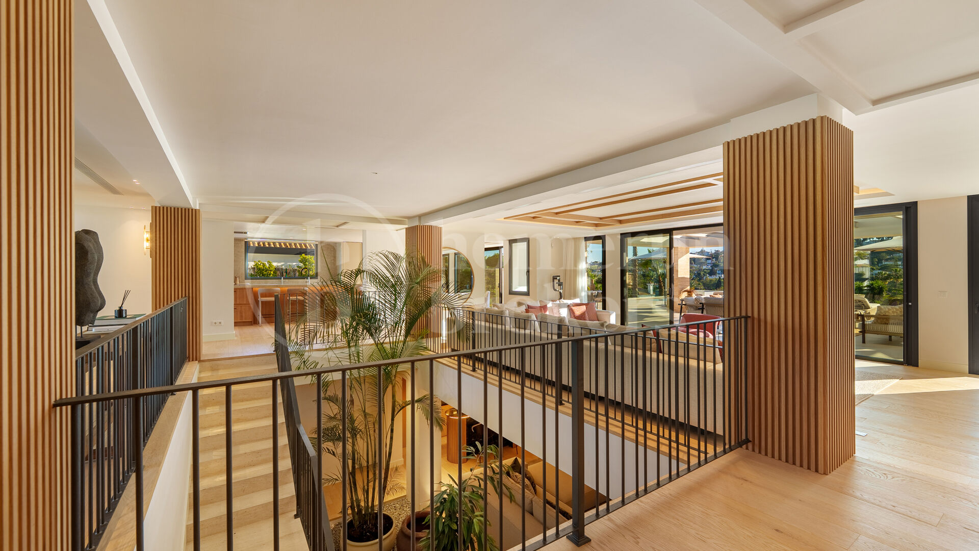 Villa Azteca – Lyxig Femrumsvilla med Modern Design i Aloha Golf Valley