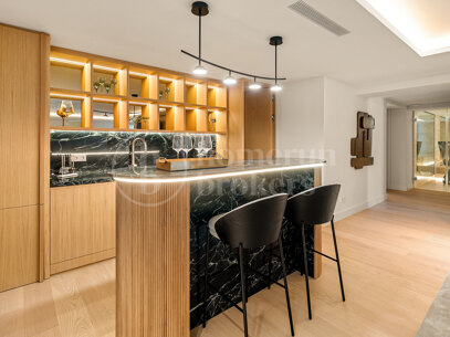 Villa Azteca - Luxury Five-Bedroom Villa with Modern Design in Aloha Golf Valley