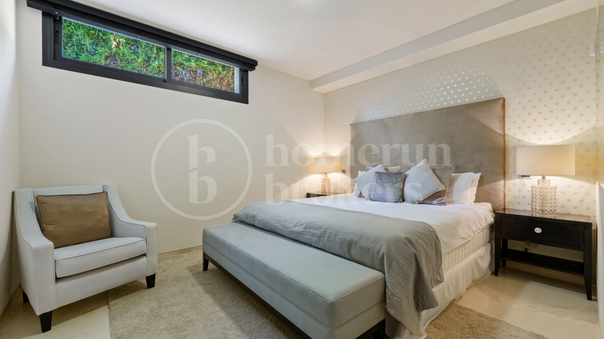 Los Olivos 2 – samtida Villa i Nueva Andalucía med privat pool och jacuzzi