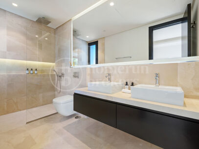 Los Olivos 2 – samtida Villa i Nueva Andalucía med privat pool och jacuzzi