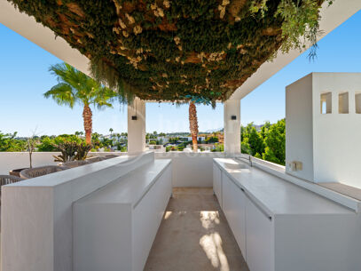 Los Olivos 2 – samtida Villa i Nueva Andalucía med privat pool och jacuzzi