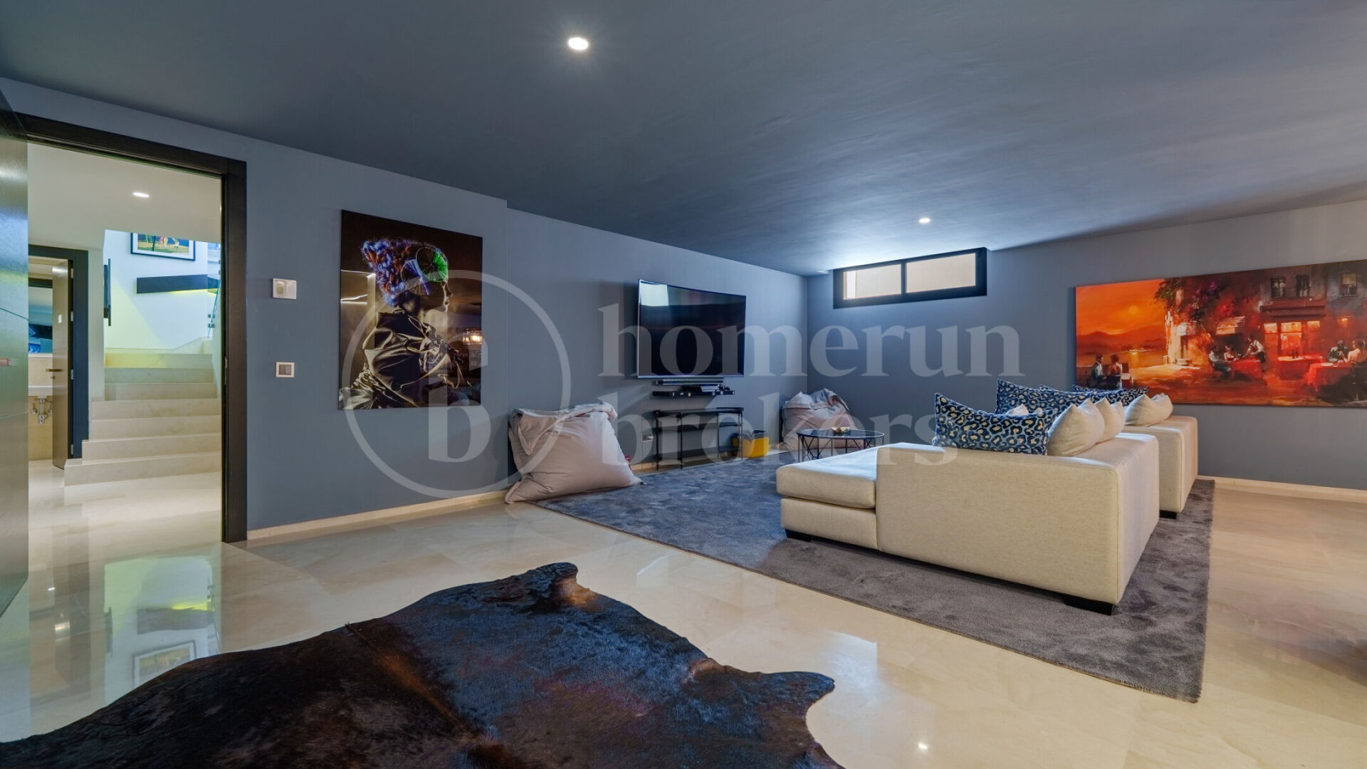 Los Olivos 2 – samtida Villa i Nueva Andalucía med privat pool och jacuzzi