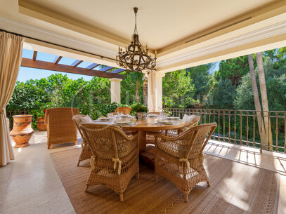 Villa El Bosque - Andalusisk Elegans i Las Lomas del Marbella Club